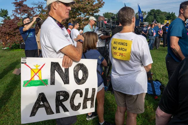October 1, 2026, Washington, Dc, USA: Protesters opposed to President Trumpâ€⠢s proposed arch rally outside of Arlington Cemetery on October 1, 2026. Washington USA - ZUMAl312 20261001_znp_l312_035 Copyright: xAndrewxLeydenx