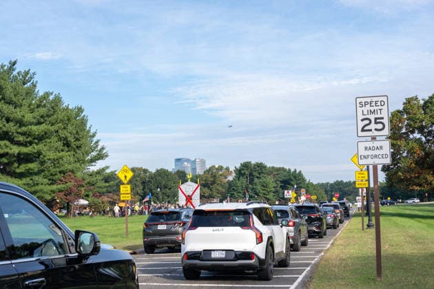 October 1, 2026, Washington, Dc, USA: Protesters opposed to President Trumpâ€⠢s proposed arch rally outside of Arlington Cemetery on October 1, 2026. Washington USA - ZUMAl312 20261001_znp_l312_036 Copyright: xAndrewxLeydenx