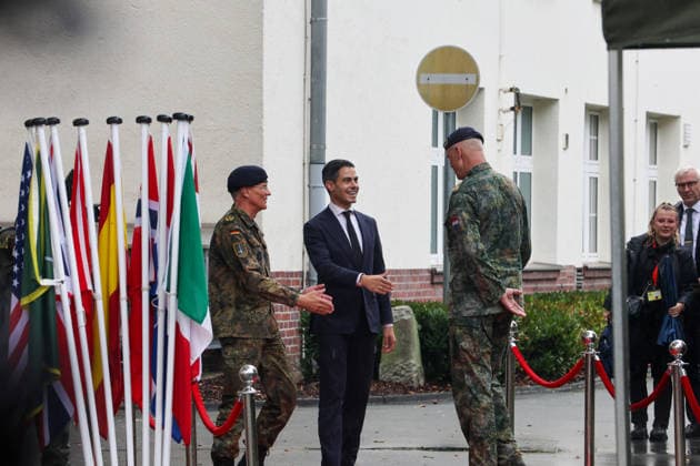 Meeting between the German Chancellor, the Prime Minister of the Netherlands, and the NATO Secretary General at the 1st German-Dutch Corps 20261001rw364 Arrival of the Dutch Prime Minister in the courtyard of honor Rob Jetten (D66), Prime Minister of the Netherlands, Münster, North Rhine-Westphalia, DEU, Germany, October 1, 2026, Münster, North Rhine-Westphalia, Germany Copyright: xRUEDIGERxWÖLKx