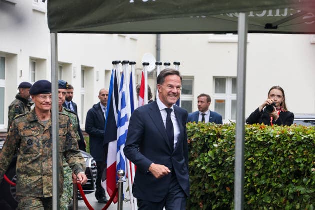 Meeting between the German Chancellor, the Prime Minister of the Netherlands, and the NATO Secretary General at the 1st German-Dutch Corps 20261001rw636 Arrival of the NATO Secretary General in the courtyard of honor Mark Rutte, NATO Secretary General Münster, North Rhine-Westphalia, DEU, Germany, October 1, 2026, Münster, North Rhine-Westphalia, Germany Copyright: xRUEDIGERxWÖLKx