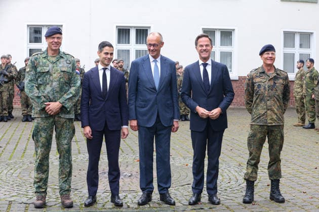 Meeting between the German Chancellor, the Prime Minister of the Netherlands, and the NATO Secretary General at the 1st German-Dutch Corps 20261001rw660 Major General Wilfred Rietdijk Rob Jetten (D66), Prime Minister of the Netherlands Friedrich Merz (CDU), G Copyright: xRUEDIGERxWÖLKx