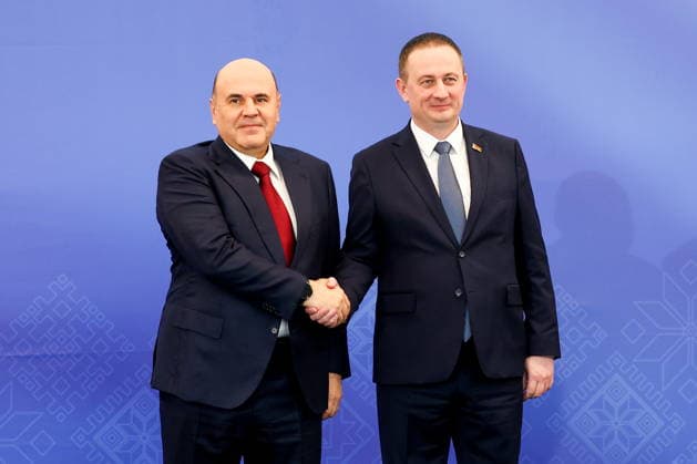 BELARUS, MINSK - OCTOBER 1, 2026: Russia s Prime Minister Mikhail Mishustin (L) and Belarus Prime Minister Alexandr Turchin shake hands at the INNOPROM Belarus 2026 International Industrial Exhibition held at BELEXPO Minsk Belarus - ZUMAt113 20261001_zaa_t113_239 Copyright: xAlexanderxRyuminx