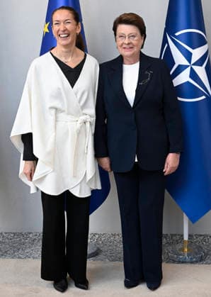 Estonian President s wife Sirje Karis (R) poses with Finnish President s wife Suzanne Innes-Stubb as they meet at the President s official residence Mäntyniemi in Helsinki, Finland, on October 1, 2026. President Karis is on a farewell visit to Finland. - HEIKKI SAUKKOMAA Helsinki Finland  Copyright: xHeikkixSaukkomaax d1MppCAAytc