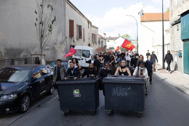 High school blockade in Seine-Saint-Denis High school students marching between Saint-Denis and Aubervilliers North of Paris, on October 1, 2026 as they continue their protest to demand the hiring of substitute teachers, increased resources, and decent learning conditions. Photo by Raphael Lafargue ABACAPRESS.COM Aubervilliers France  Copyright: xLafarguexRaphael ABACAx