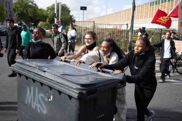 High school blockade in Seine-Saint-Denis High school students marching between Saint-Denis and Aubervilliers North of Paris, on October 1, 2026 as they continue their protest to demand the hiring of substitute teachers, increased resources, and decent learning conditions. Photo by Raphael Lafargue ABACAPRESS.COM Aubervilliers France  Copyright: xLafarguexRaphael ABACAx