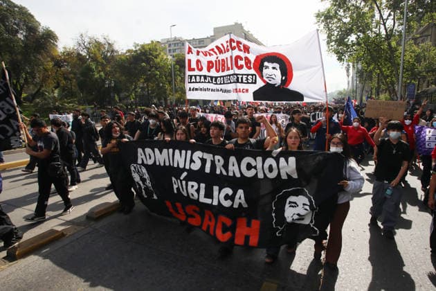 Santiago, October 1, 2026—The Chilean Student Confederation and social organizations are calling for a national strike in Santiago and other regions, demanding funding for public education as part of the debate on the 2027 Budget Bill. Jonnathan Oyarzun Aton Chile, Santiago, Chile Aton 1195811  Copyright: JONNATHANxOYARZUN ATONxCHILE