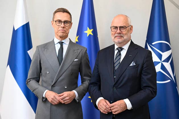 LKS 20261001 Estonian President Alar Karis (R) poses with Finnish President Alexander Stubb as they meet at the President s official residence Mäntyniemi in Helsinki, Finland, on October 1, 2026. President Karis is on a farewell visit to Finland. - HEIKKI SAUKKOMAA Helsinki Finland  Copyright: xHeikkixSaukkomaax Arkp-y11Dxo