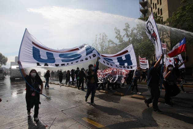Santiago, October 1, 2026—The Chilean Student Confederation and social organizations are calling for a national strike in Santiago and other regions, demanding resources for public education as part of the debate on the 2027 Budget Bill. Jonnathan Oyarzun Aton Chile, Santiago, Chile. Aton 1195825  Copyright: JONNATHANxOYARZUN ATONxCHILE