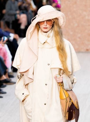 Paris Fashion Week: CHLOÉ Women s Spring Summer 2027 Collection, October 1, 2026, photographed by Sylvie Lefort, MAXPPP 01 10 2026 @Sylvie Lefort Photography MAXPPP 10 01 26 Models showcase designs from the CHLOE Women’s Spring Summer 2027 collection during Paris Fashion Week in Paris, France, October 1, 2026. The women’s collections were presented from September 28 to October 6, 26  Copyright: xmaxpppxsylviexlefortxphotographyx LFR202610019522 LFR202610019522