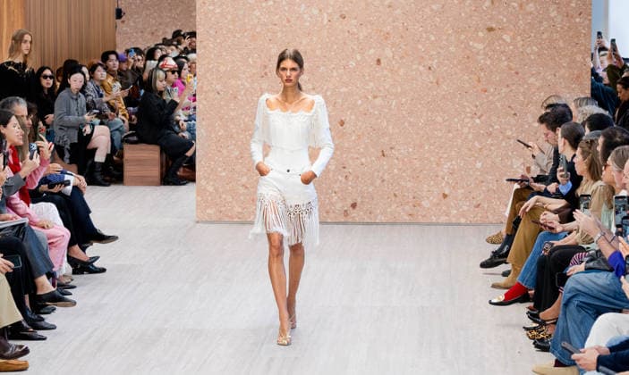 Paris Fashion Week: CHLOÉ Women s Spring Summer 2027 Collection, October 1, 2026; Photography by Sylvie Lefort; MAXPPP 01 10 2026 @Sylvie Lefort Photography MAXPPP 10 01 26 Models showcase designs from the CHLOE Women’s Spring Summer 2027 collection during Paris Fashion Week in Paris, France, October 1, 2026. The women’s collections were presented from September 28 to October 6, 26  Copyright: xmaxpppxsylviexlefortxphotographyx LFR202610019482 LFR202610019482