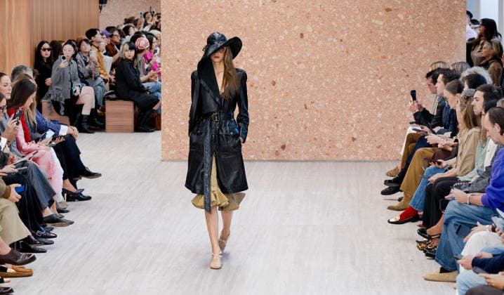 Paris Fashion Week: CHLOÉ Women s Spring Summer 2027 Collection, October 1, 2026; Photography by Sylvie Lefort; MAXPPP 01 10 2026 @Sylvie Lefort Photography MAXPPP 10 01 26 Models showcase designs from the CHLOE Women’s Spring Summer 2027 collection during Paris Fashion Week in Paris, France, October 1, 2026. The women’s collections were presented from September 28 to October 6, 26  Copyright: xmaxpppxsylviexlefortxphotographyx LFR202610019520 LFR202610019520