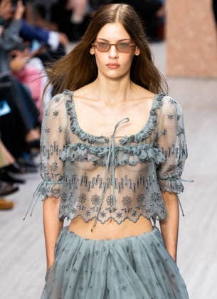 Paris Fashion Week: CHLOÉ Women s Spring Summer 2027 Collection, October 1, 2026; Photography by Sylvie Lefort; MAXPPP 01 10 2026 @Sylvie Lefort Photography MAXPPP 10 01 26 Models showcase designs from the CHLOE Women’s Spring Summer 2027 collection during Paris Fashion Week in Paris, France, October 1, 2026. The women’s collections were presented from September 28 to October 6, 26  Copyright: xmaxpppxsylviexlefortxphotographyx LFR202610019557 LFR202610019557