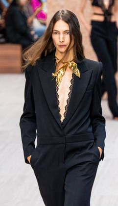Paris Fashion Week: CHLOÉ Women s Spring Summer 2027 Collection, October 1, 2026; Photography by Sylvie Lefort; MAXPPP 01 10 2026 @Sylvie Lefort Photography MAXPPP 10 01 26 Models showcase designs from the CHLOE Women’s Spring Summer 2027 collection during Paris Fashion Week in Paris, France, October 1, 2026. The women’s collections were presented from September 28 to October 6, 26  Copyright: xmaxpppxsylviexlefortxphotographyx LFR202610019562 LFR202610019562