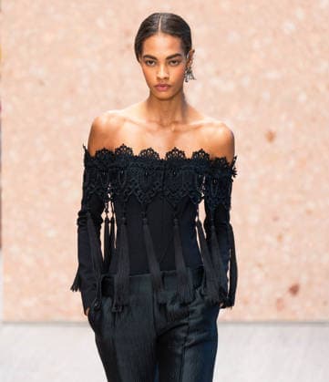 Paris Fashion Week: CHLOÉ Women s Spring Summer 2027 Collection, October 1, 2026; Photography by Sylvie Lefort; MAXPPP 01 10 2026 @Sylvie Lefort Photography MAXPPP 10 01 26 Models showcase designs from the CHLOE Women’s Spring Summer 2027 collection during Paris Fashion Week in Paris, France, October 1, 2026. The women’s collections were presented from September 28 to October 6, 26  Copyright: xmaxpppxsylviexlefortxphotographyx LFR202610019563 LFR202610019563