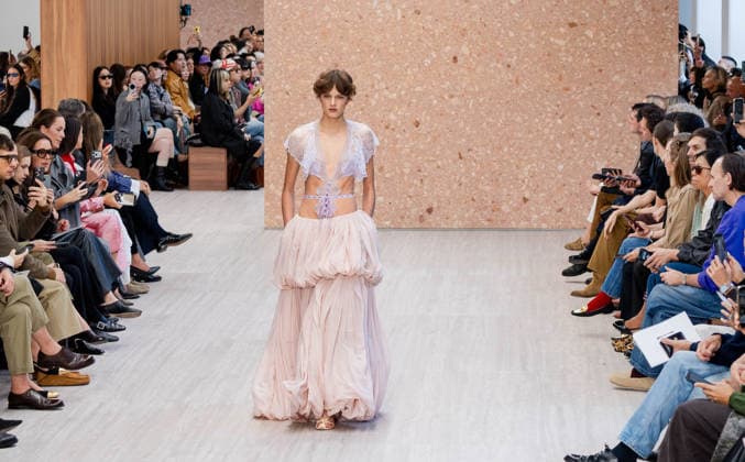 Paris Fashion Week: CHLOÉ Women s Spring Summer 2027 Collection, October 1, 2026; Photography by Sylvie Lefort; MAXPPP 01 10 2026 @Sylvie Lefort Photography MAXPPP 10 01 26 Models showcase designs from the CHLOE Women’s Spring Summer 2027 collection during Paris Fashion Week in Paris, France, October 1, 2026. The women’s collections were presented from September 28 to October 6, 26  Copyright: xmaxpppxsylviexlefortxphotographyx LFR202610019569 LFR202610019569