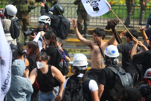Santiago, October 1, 2026—The Chilean Student Confederation and social organizations are calling for a national strike in Santiago and other regions, demanding resources for public education as part of the debate on the 2027 Budget Bill. Jonnathan Oyarzun Aton Chile, Santiago, Chile Aton 1195857  Copyright: JONNATHANxOYARZUN ATONxCHILE
