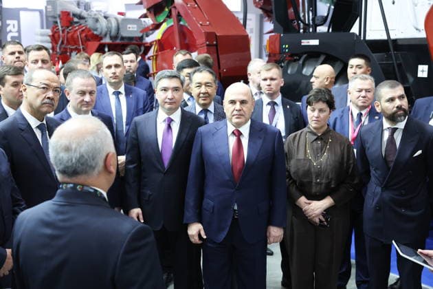 BELARUS, MINSK - OCTOBER 1, 2026: Russia s Prime Minister Mikhail Mishustin (3rd R front) attends the INNOPROM Belarus 2026 International Industrial Exhibition at BELEXPO Minsk Belarus  - ZUMAt113 20261001_zaa_t113_288 Copyright: xAlexanderxRyuminx