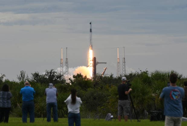 SpaceX Launches Crew-13 Mission for NASA from Cape Canaveral, Florida CAPE CANAVERAL, FLORIDA, UNITED STATES - OCTOBER 1: NASA astronauts Jessica Watkins and Luke Delaney, Canadian Space Agency astronaut Joshua Kutryk, and Roscosmos cosmonaut Sergey Teteryatnikov lift off from pad 40 at Cape Canaveral Space Force Station aboard a SpaceX Falcon 9 rocket on October 1, 2026 in Cape Canaveral, Florida. The Crew-13 mission will take the crew of four to the International Space Station for six months. Paul Hennesy Anadolu Florida United States. Editorial use only. Please get in touch for any other usage. Copyright: x2026xAnadoluxPaulxHennesyx