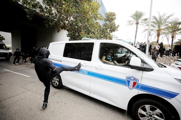 High School Blockades PHOTOPQR NICE MATIN Dylan Meiffret Nice October 1, 2026 Third day of blockades at high schools in Nice Blockades, clashes, fires High school student protests are intensifying in several French cities Nice, France Copyright: xPHOTOPQR NICExMATIN MAXPPPxDylanxMeiffretx 20261001NIM9370 20261001NIM9370