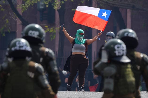 Santiago, October 1, 2026—The Chilean Student Confederation and social organizations are calling for a national strike in Santiago and other regions, demanding funding for public education as part of the debate on the 2027 Budget Bill. Jonnathan Oyarzun Aton Chile, Santiago, Chile Aton 1195879  Copyright: JONNATHANxOYARZUN ATONxCHILE