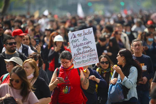 Santiago, October 1, 2026—The Chilean Student Confederation and social organizations are calling for a national strike in Santiago and other regions, demanding funding for public education as part of the debate on the 2027 Budget Bill. Dragomir Yankovic Aton Chile, Santiago, Chile Aton 1195909  Copyright: DRAGOMIRxYANKOVIC ATONxCHILE