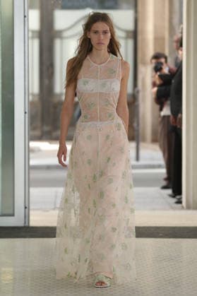 PFW - Cecile Bahnsen Runway A model walks the runway during the Cecilie Bahnsen Womenswear Spring Summer 2027 show as part of Paris Fashion Week on October 1, 2026 in Paris, France. Photo by Alain-Gil Gonzalez ABACAPRESS.COM Paris France  Copyright: xGonzalezxAlain-Gil ABACAx