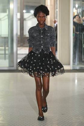 PFW - Cecile Bahnsen Runway A model walks the runway during the Cecilie Bahnsen Womenswear Spring Summer 2027 show as part of Paris Fashion Week on October 1, 2026 in Paris, France. Photo by Alain-Gil Gonzalez ABACAPRESS.COM Paris France  Copyright: xGonzalezxAlain-Gil ABACAx