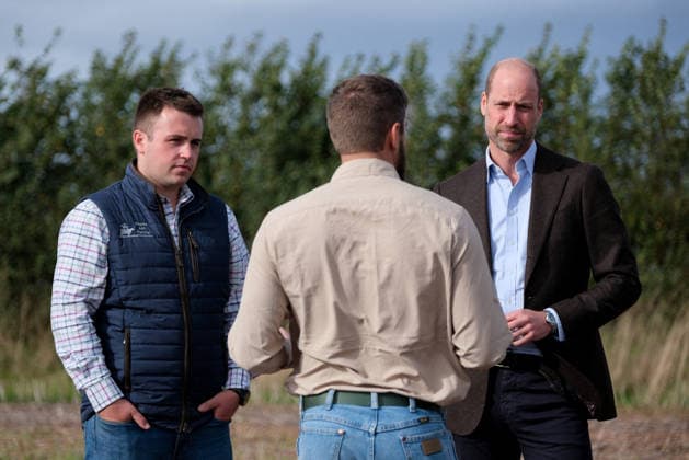 Britain s Prince William on a visit examining the role of regenerative farming in climate resilience, in Hereford Britain s Prince William speaks with Regenified s Josh Fontenot next to Harry Davies, the incoming tenant of the Duchy of Cornwall s first regenerative Farm Business Tenancy, during a visit to examine the role of regenerative farming in climate resilience in Hereford, Britain, October 1, 2026., Credit:Mathieu Willcocks PA ROTA - B68 Avalon UNITED KINGDOM, Hereford  Copyright: xMathieuxWillcocksx xPAxROTAx-xB68x xAvalonx 1139840975