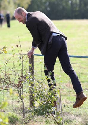 The Prince Of Wales Visits Monmouthshire And Herefordshire ABERGAVENNY, WALES - OCTOBER 01: Prince William, Prince Of Wales climbs over a wire fence during a visit to the charity Stump Up For Trees, to hear about the charity s goal of planting one million native trees across South Wales, at White Castle Farm on October 01, 2026 in Abergavenny, Wales. The Prince of Wales also visited the region to meet with those tackling the threat of flooding caused by extreme weather conditions., Credit:Chris Jackson PA ROTA - B68 Avalon United Kingdom, Wales, Abergavenny  Copyright: xChrisxJacksonx xPAxROTAx-xB68x xAvalonx 1139841008