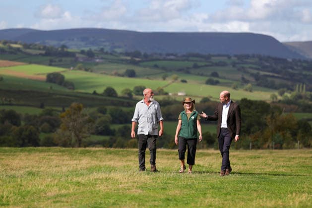 The Prince of Wales Meets Communities, Organisations and Farmers Tackling Flood Risk and Climate-Resilience in Monmouthshire and Herefordshire 01 10 2026. White Castle Farm, Monmouthshire, UK. The Prince of Wales during a visit to White Castle Farm to meet representatives from Stump Up For Trees, a community based environmental charity working across South Wales to restore native woodland and recognise its powerful potential to support sustainable solutions to flooding risk. The Prince met a local farming family who have partnered with the charity to use their land for upstream flooding interventions. He also joined volunteers participating in a seed collection activity and heard about the organisation™s progress towards its goal of plant Copyright: xAndrewxParsonsx xKensingtonxPalacex xB66x xAvalonx 1139841295