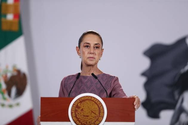 October 1, 2026: TO-45304- CIUDAD DE MEXICO,2026& x2013;10-01. President Claudia Sheinbaum Pardo leads her morning press conference at the National Palace, marking two years in office. Legal Advisor Luisa Maria Alcalde denies that proposed reforms to the Penal Code and Industrial Property Law restrict freedom of expression, while Rosaura Ruiz presents the Second Report for the Ministry of Science, Humanities, Technology and Innovation. Clasos.com.mx - ZUMAcs4_ 20261001_faa_cs4_010 Copyright: xLuisxMarinx