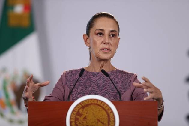 October 1, 2026: TO-45304- CIUDAD DE MEXICO,2026& x2013;10-01. President Claudia Sheinbaum Pardo leads her morning press conference at the National Palace, marking two years in office. Legal Advisor Luisa Maria Alcalde denies that proposed reforms to the Penal Code and Industrial Property Law restrict freedom of expression, while Rosaura Ruiz presents the Second Report for the Ministry of Science, Humanities, Technology and Innovation. Clasos.com.mx - ZUMAcs4_ 20261001_faa_cs4_020 Copyright: xLuisxMarinx