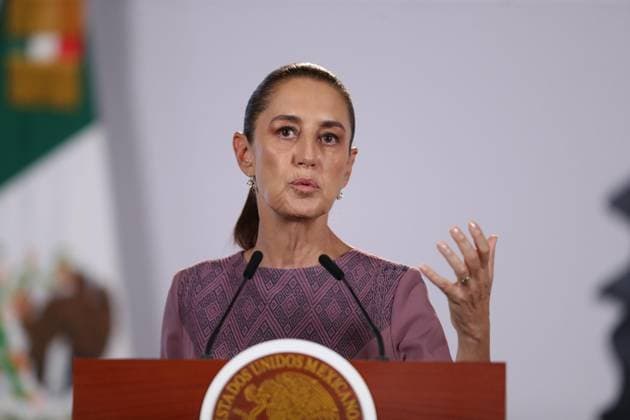 October 1, 2026: TO-45304- CIUDAD DE MEXICO,2026& x2013;10-01. President Claudia Sheinbaum Pardo leads her morning press conference at the National Palace, marking two years in office. Legal Advisor Luisa Maria Alcalde denies that proposed reforms to the Penal Code and Industrial Property Law restrict freedom of expression, while Rosaura Ruiz presents the Second Report for the Ministry of Science, Humanities, Technology and Innovation. Clasos.com.mx - ZUMAcs4_ 20261001_faa_cs4_025 Copyright: xLuisxMarinx