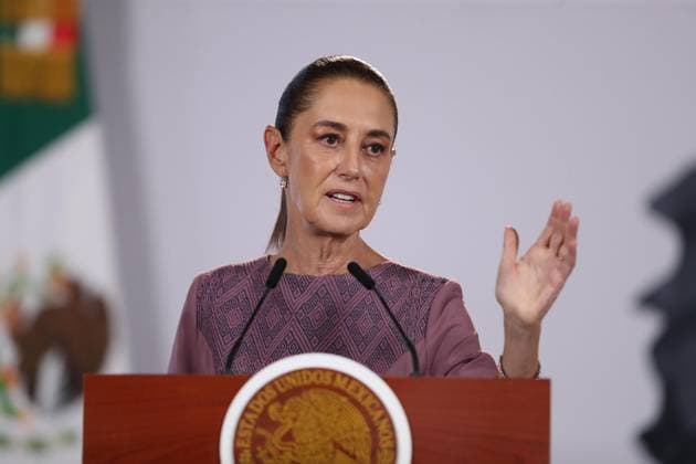 October 1, 2026: TO-45304- CIUDAD DE MEXICO,2026& x2013;10-01. President Claudia Sheinbaum Pardo leads her morning press conference at the National Palace, marking two years in office. Legal Advisor Luisa Maria Alcalde denies that proposed reforms to the Penal Code and Industrial Property Law restrict freedom of expression, while Rosaura Ruiz presents the Second Report for the Ministry of Science, Humanities, Technology and Innovation. Clasos.com.mx - ZUMAcs4_ 20261001_faa_cs4_026 Copyright: xLuisxMarinx