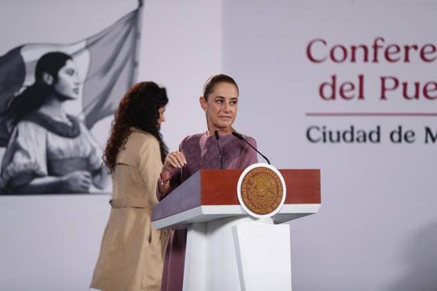 October 1, 2026: TO-45304- CIUDAD DE MEXICO,2026& x2013;10-01. President Claudia Sheinbaum Pardo leads her morning press conference at the National Palace, marking two years in office. Legal Advisor Luisa Maria Alcalde denies that proposed reforms to the Penal Code and Industrial Property Law restrict freedom of expression, while Rosaura Ruiz presents the Second Report for the Ministry of Science, Humanities, Technology and Innovation. Clasos.com.mx - ZUMAcs4_ 20261001_faa_cs4_028 Copyright: xLuisxMarinx