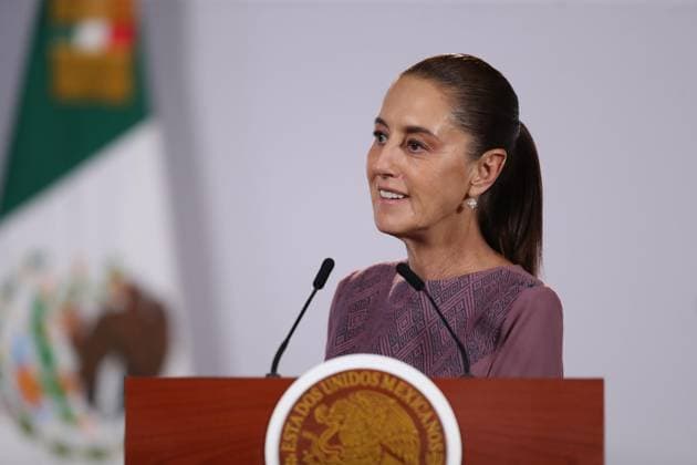October 1, 2026: TO-45304- CIUDAD DE MEXICO,2026& x2013;10-01. President Claudia Sheinbaum Pardo leads her morning press conference at the National Palace, marking two years in office. Legal Advisor Luisa Maria Alcalde denies that proposed reforms to the Penal Code and Industrial Property Law restrict freedom of expression, while Rosaura Ruiz presents the Second Report for the Ministry of Science, Humanities, Technology and Innovation. Clasos.com.mx  - ZUMAcs4_ 20261001_faa_cs4_059 Copyright: xLuisxMarinx