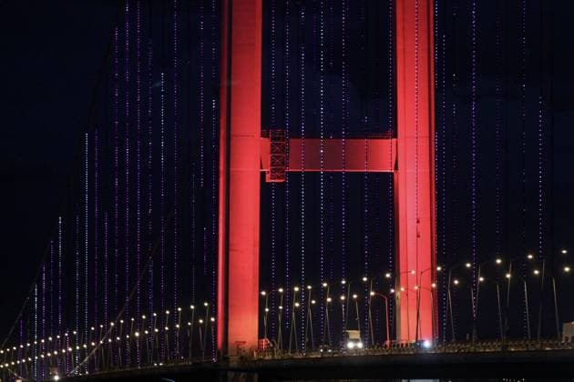 Osmangazi Bridge illuminated in pink for Breast Cancer Awareness Month in Kocaeli KOCAELI, TURKIYE - OCTOBER 1: The Osmangazi Bridge, connecting Kocaeli and Yalova across the Gulf of Izmit, is illuminated in pink lights to mark Breast Cancer Awareness Month, observed annually from October 1 to 31 to raise awareness for early diagnosis, in Kocaeli, Turkiye on October 1, 2026. Makbule Beyza Gunbey Anadolu Kocaeli Turkey. Editorial use only. Please get in touch for any other usage.  Copyright: x2026xAnadoluxMakbulexBeyzaxGunbeyx