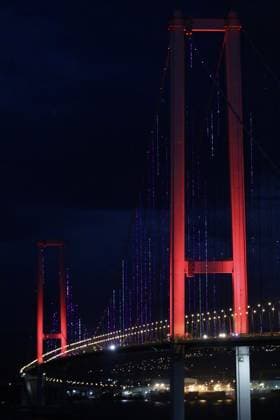 Osmangazi Bridge illuminated in pink for Breast Cancer Awareness Month in Kocaeli KOCAELI, TURKIYE - OCTOBER 1: The Osmangazi Bridge, connecting Kocaeli and Yalova across the Gulf of Izmit, is illuminated in pink lights to mark Breast Cancer Awareness Month, observed annually from October 1 to 31 to raise awareness for early diagnosis, in Kocaeli, Turkiye on October 1, 2026. Makbule Beyza Gunbey Anadolu Kocaeli Turkey. Editorial use only. Please get in touch for any other usage.  Copyright: x2026xAnadoluxMakbulexBeyzaxGunbeyx