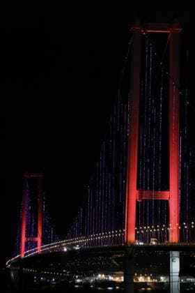 Osmangazi Bridge illuminated in pink for Breast Cancer Awareness Month in Kocaeli KOCAELI, TURKIYE - OCTOBER 1: The Osmangazi Bridge, connecting Kocaeli and Yalova across the Gulf of Izmit, is illuminated in pink lights to mark Breast Cancer Awareness Month, observed annually from October 1 to 31 to raise awareness for early diagnosis, in Kocaeli, Turkiye on October 1, 2026. Makbule Beyza Gunbey Anadolu Kocaeli Turkey. Editorial use only. Please get in touch for any other usage.  Copyright: x2026xAnadoluxMakbulexBeyzaxGunbeyx