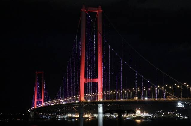 Osmangazi Bridge illuminated in pink for Breast Cancer Awareness Month in Kocaeli KOCAELI, TURKIYE - OCTOBER 1: The Osmangazi Bridge, connecting Kocaeli and Yalova across the Gulf of Izmit, is illuminated in pink lights to mark Breast Cancer Awareness Month, observed annually from October 1 to 31 to raise awareness for early diagnosis, in Kocaeli, Turkiye on October 1, 2026. Makbule Beyza Gunbey Anadolu Kocaeli Turkey. Editorial use only. Please get in touch for any other usage.  Copyright: x2026xAnadoluxMakbulexBeyzaxGunbeyx