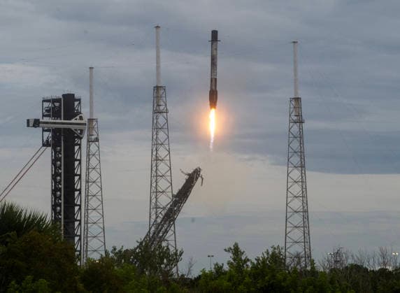 The solid rocket booster of the SpaceX Falcon 9 returns to LC-40 after launching NASA s Crew-13 Mission Space X Falcon 9 from Launch Complex LC-40 at Cape Canaveral, Florida to the International Space Station on Thursday, October 1, 2026. Aboard the Dragon Spacecraft are Astronaut Jessica Watkins, commander, Astronaut Luke Delaney,pilot, and Mission Specialists Joshua Kutryk of the Canadian Space Agency and Sergey Teteryatnikov of Roscosmos KSC2026100175 PATxBENIC