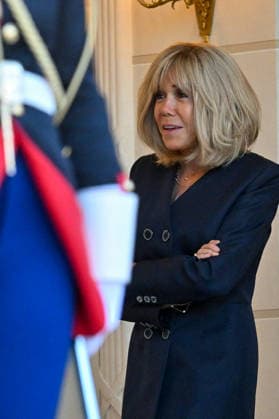 The French president and his wife, First Lady Brigitte Macron, welcome the Argentine president and the secretary general of the Argentine presidency—who is also the president’s sister—to the Élysée Palace in Paris, France, on October 1, 2026. Christian Liewig Bestimage French President and wife Brigitte Macron greet the Argentine President and the General Secretary of the Argentine Presidency—who is also the President’s sister—ahead of their meeting at the Élysée Palace on October 1, 2026, in Paris, France. Paris, France Copyright: xChristianxLiewigx xBestimagexChristianxLiewigx xBestimagex