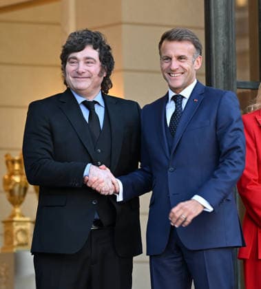 Emmanuel Macron - Javier Milei meeting in Paris PARIS, FRANCE - OCTOBER 1: French President Emmanuel Macron (R) and Argentine President Javier Milei (L) pose for a photo ahead of their meeting at the Elysee Palace in Paris, France on October 1, 2026. Mustafa Yalcin Anadolu Paris France. Editorial use only. Please get in touch for any other usage. Copyright: x2026xAnadoluxMustafaxYalcinx