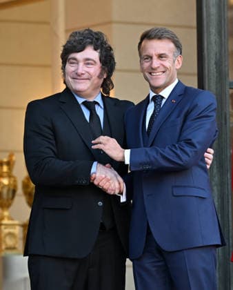 Emmanuel Macron - Javier Milei meeting in Paris PARIS, FRANCE - OCTOBER 1: French President Emmanuel Macron (R) and Argentine President Javier Milei (L) pose for a photo ahead of their meeting at the Elysee Palace in Paris, France on October 1, 2026. Mustafa Yalcin Anadolu Paris France. Editorial use only. Please get in touch for any other usage. Copyright: x2026xAnadoluxMustafaxYalcinx