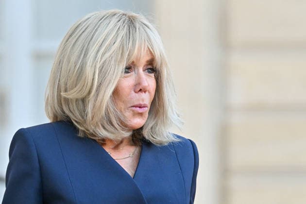 The French president and his wife, First Lady Brigitte Macron, welcome the Argentine president and the secretary general of the Argentine presidency—who is also the president’s sister—to the Élysée Palace in Paris, France, on October 1, 2026. Christian Liewig Bestimage. French President and his wife, Brigitte Macron, greet the Argentine President and the General Secretary of the Argentine Presidency—who is also the President’s sister—ahead of their meeting at the Élysée Palace on October 1, 2026, in Paris, France. Paris, France  Copyright: xChristianxLiewigx xBestimagexChristianxLiewigx xBestimagex