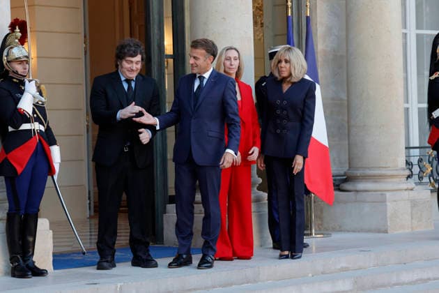 Javier Milei received at Elysee Palace - Paris France’s President Emmanuel Macron and his wife Brigitte is seen here receiving Argentina’s President Javier Milei and his sister Karina in Elysee Palace in Paris, France on October 1st, 2026. Photo by Henri Szwarc ABACAPRESS.COM Paris France  Copyright: xSzwarcxHenri ABACAx