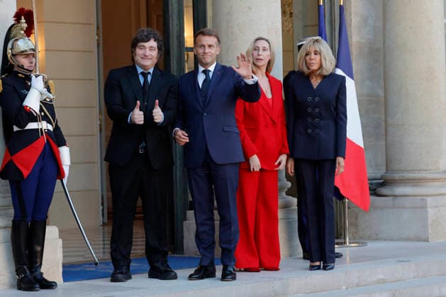 Javier Milei received at Elysee Palace - Paris France’s President Emmanuel Macron and his wife Brigitte is seen here receiving Argentina’s President Javier Milei and his sister Karina in Elysee Palace in Paris, France on October 1st, 2026. Photo by Henri Szwarc ABACAPRESS.COM Paris France  Copyright: xSzwarcxHenri ABACAx