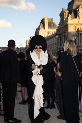 RECORD DATE NOT STATED IPA89188015 - Paris, France, October 1, 2026. Guests arrive at the Schiaparelli Spring Summer 2027 fashion show at the Carrousel du Louvre during Paris Fashion Week.  Copyright: xx xx IPA89188015