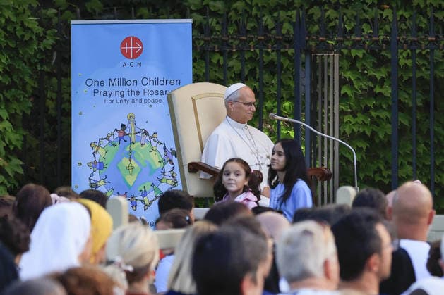 Pope Leo XIV recites the Rosary for Peace with children VATICAN CITY, VATICAN - OCTOBER 01: (----EDITORIAL USE ONLY - MANDATORY CREDIT - RICCARDO DE LUCA POOL HANDOUT - NO MARKETING NO ADVERTISING CAMPAIGNS - DISTRIBUTED AS A SERVICE TO CLIENTS----) Pope Leo XIV recites the Rosary for Peace at the Lourdes Grotto in the Vatican Gardens, at the Vatican, October 01, 2026. Between 700 and 1,000 children from schools and parishes in Rome joined the Pontiff for the beginning of the One Million Children Praying the Rosary initiative promoted by the catholic organization Aid to the Church in Need (ACN). Riccardo De Luca POOL Handout Anadolu Vatican City Vatican. Editorial use only. Please get in touch for any other usage.  Copyright: x2026xAnadoluxRiccardoxDexLucax xPOOLx xHandoutx