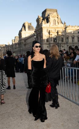 RECORD DATE NOT STATED IPA89187983 - Paris, France, October 1, 2026. Guests arrive at the Schiaparelli Spring Summer 2027 fashion show at the Carrousel du Louvre during Paris Fashion Week.  Copyright: xx xx IPA89187983